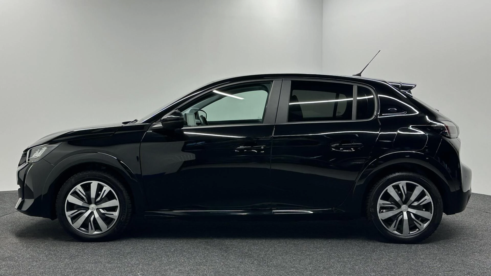 Hoofdafbeelding Peugeot e-208