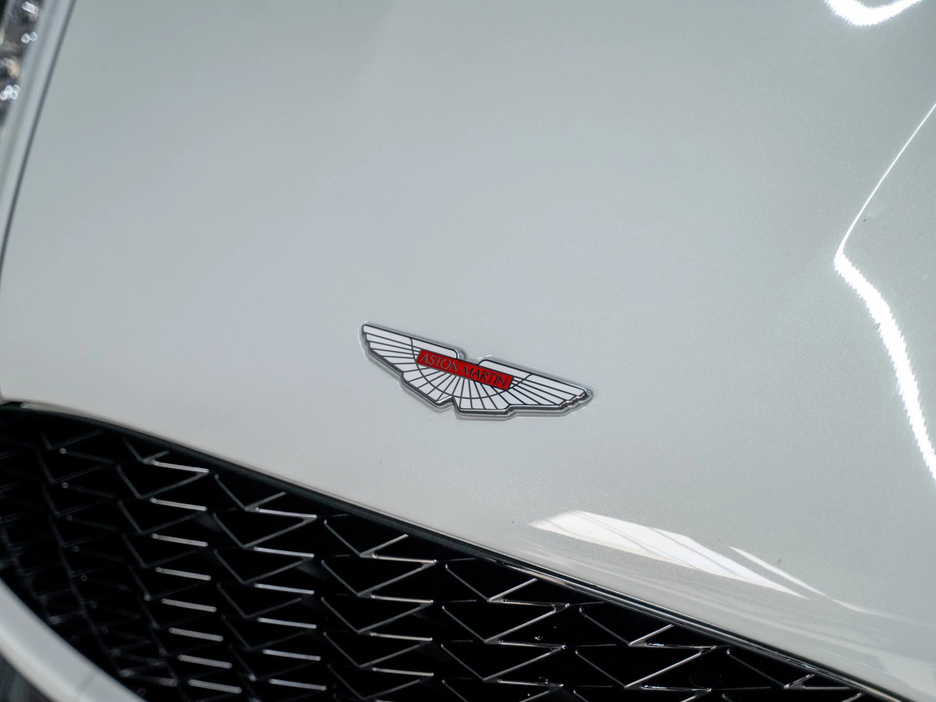 Hoofdafbeelding Aston Martin V12 Vanquish