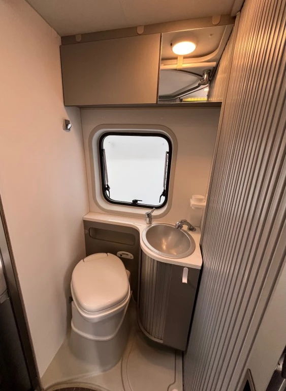 Hoofdafbeelding Adria Twin 600spt 50 Years Edition