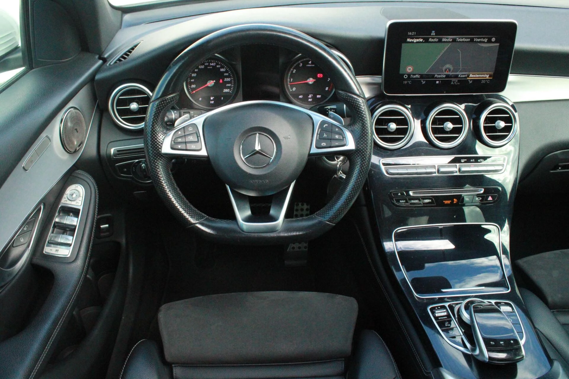 Hoofdafbeelding Mercedes-Benz GLC