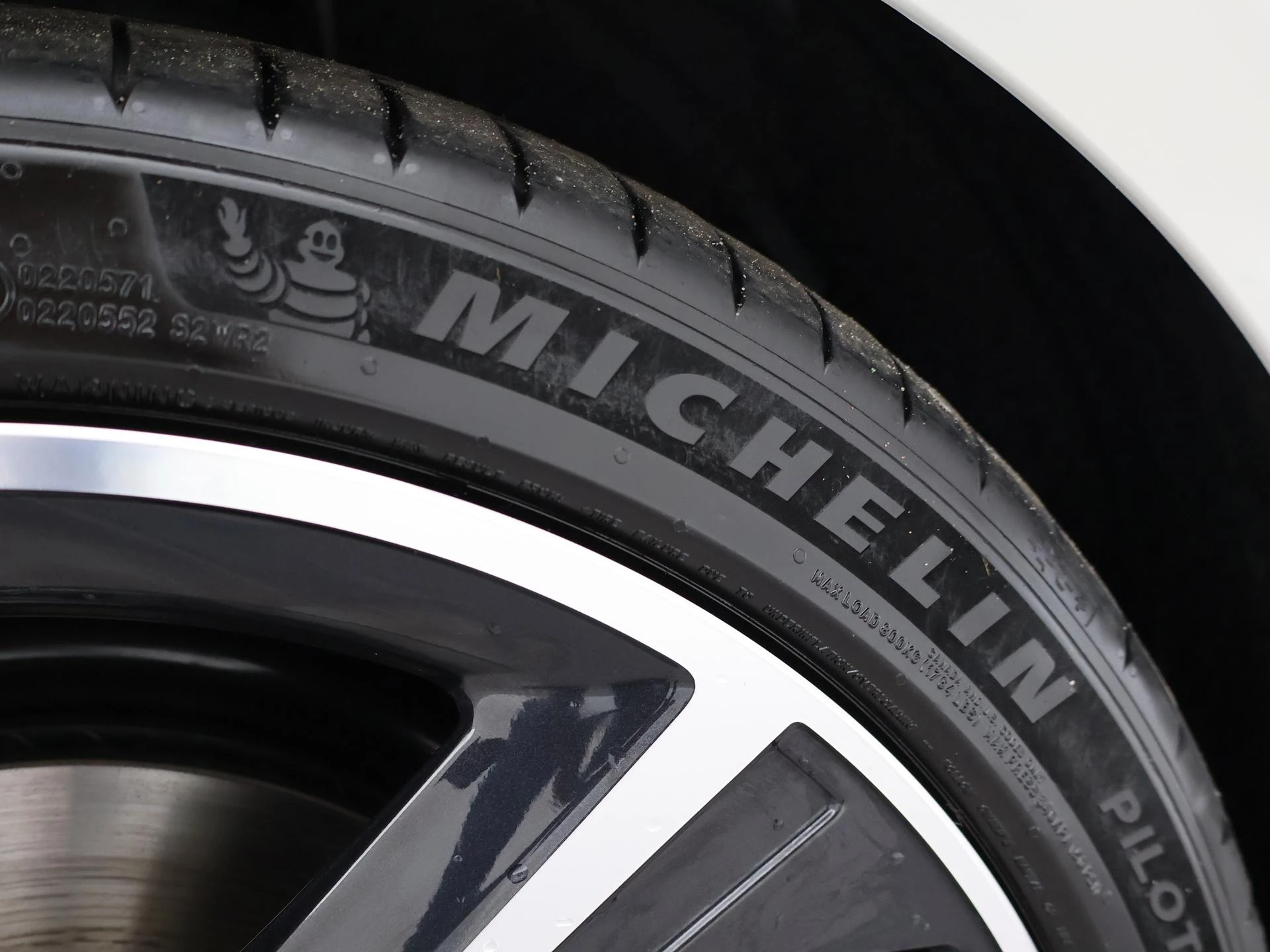 Hoofdafbeelding Audi A6 Avant e-tron