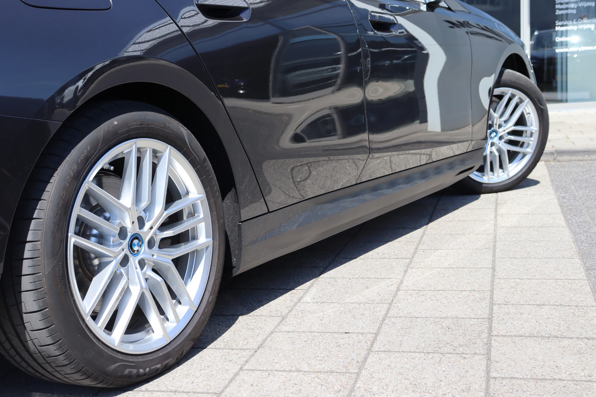 Hoofdafbeelding BMW i5