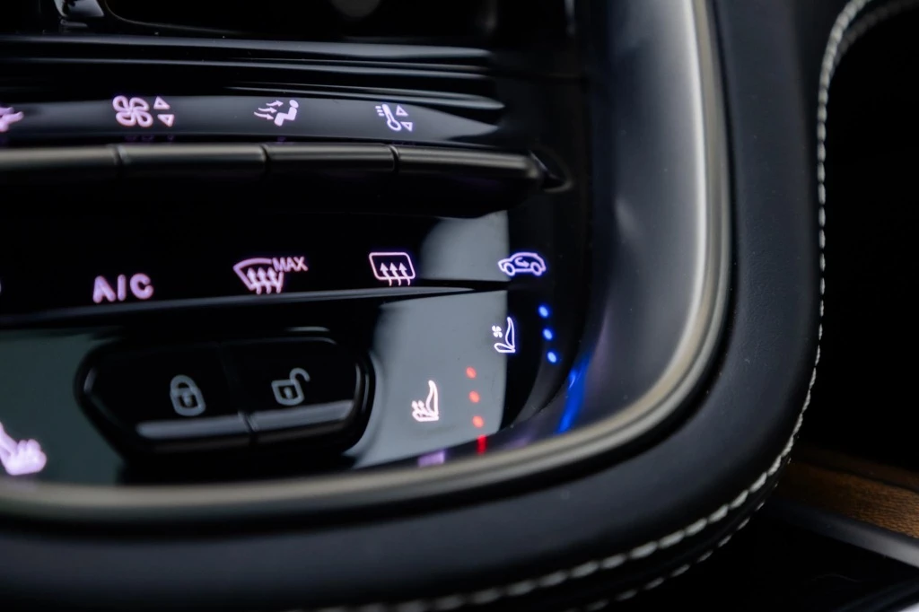 Hoofdafbeelding Aston Martin DBX