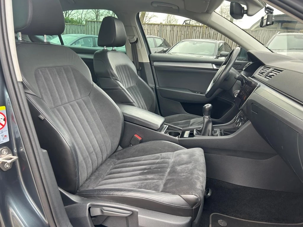 Hoofdafbeelding Škoda Superb