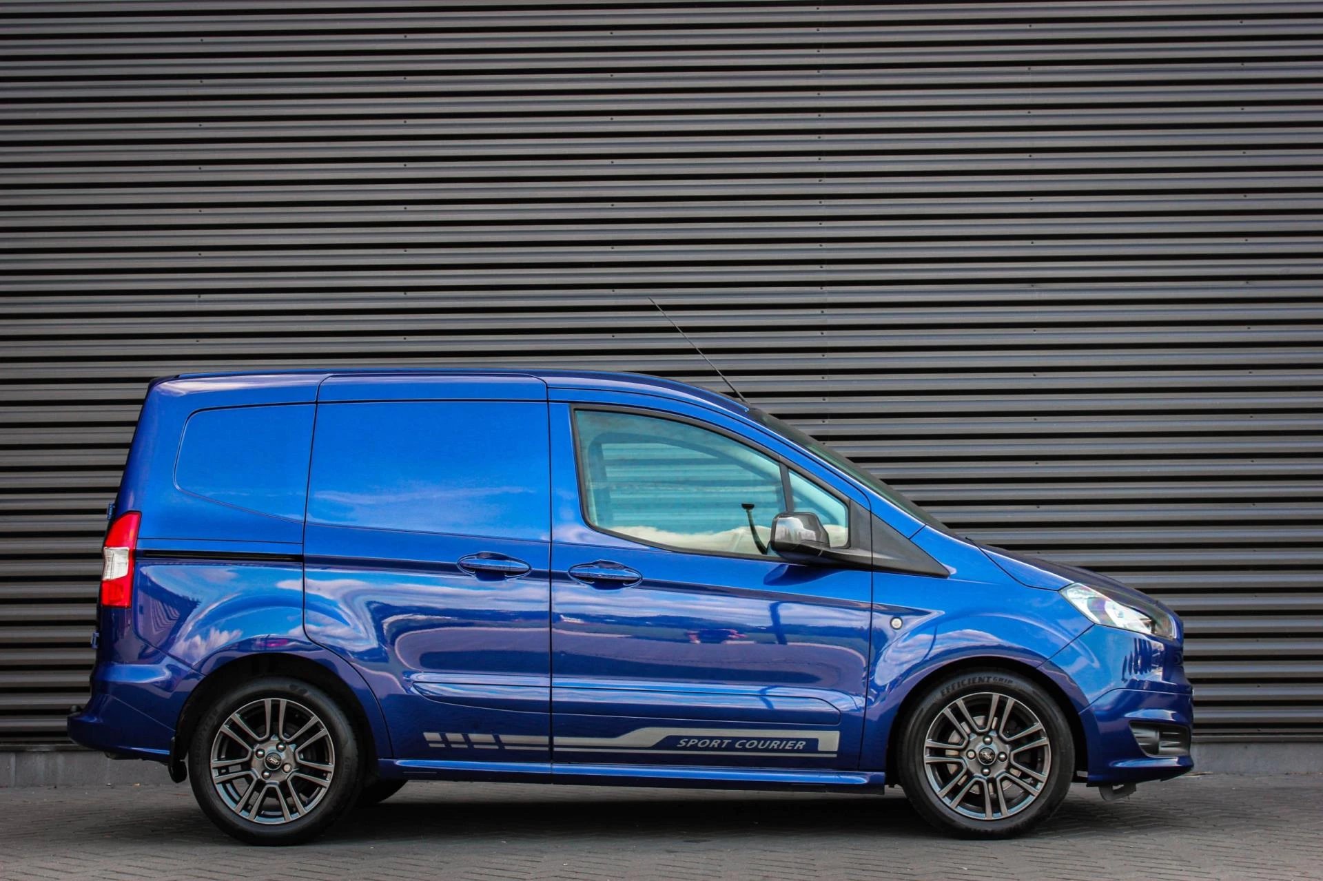 Hoofdafbeelding Ford Transit Courier