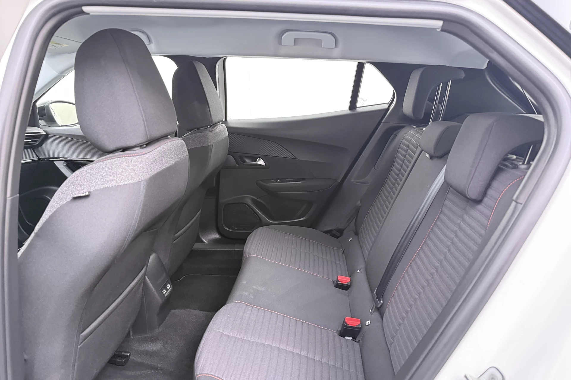 Hoofdafbeelding Peugeot e-2008