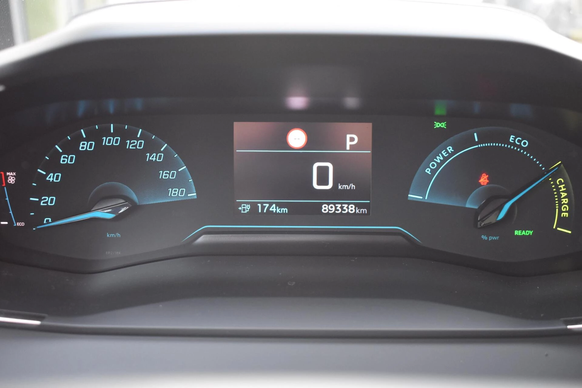 Hoofdafbeelding Peugeot e-208