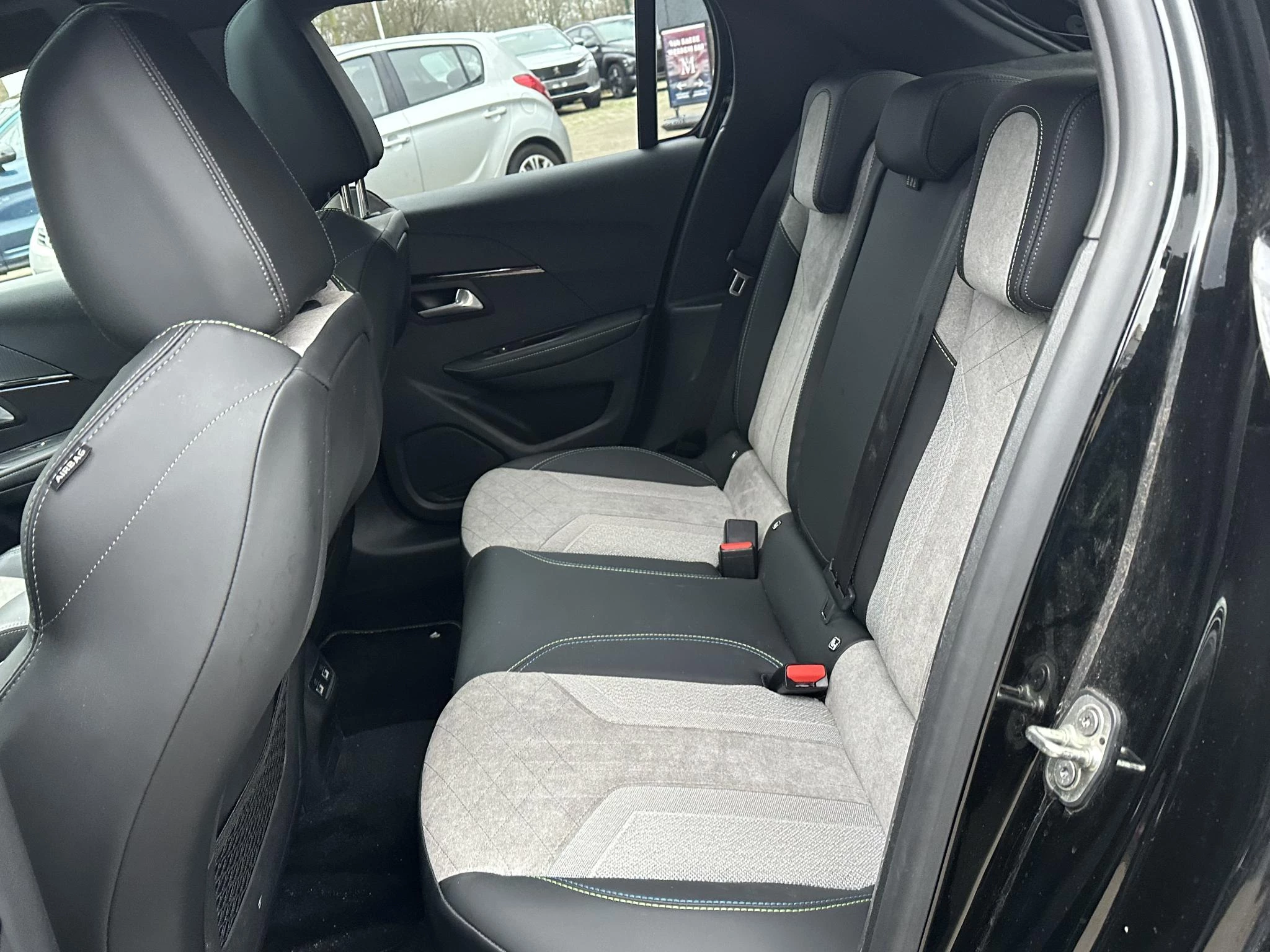 Hoofdafbeelding Peugeot e-208