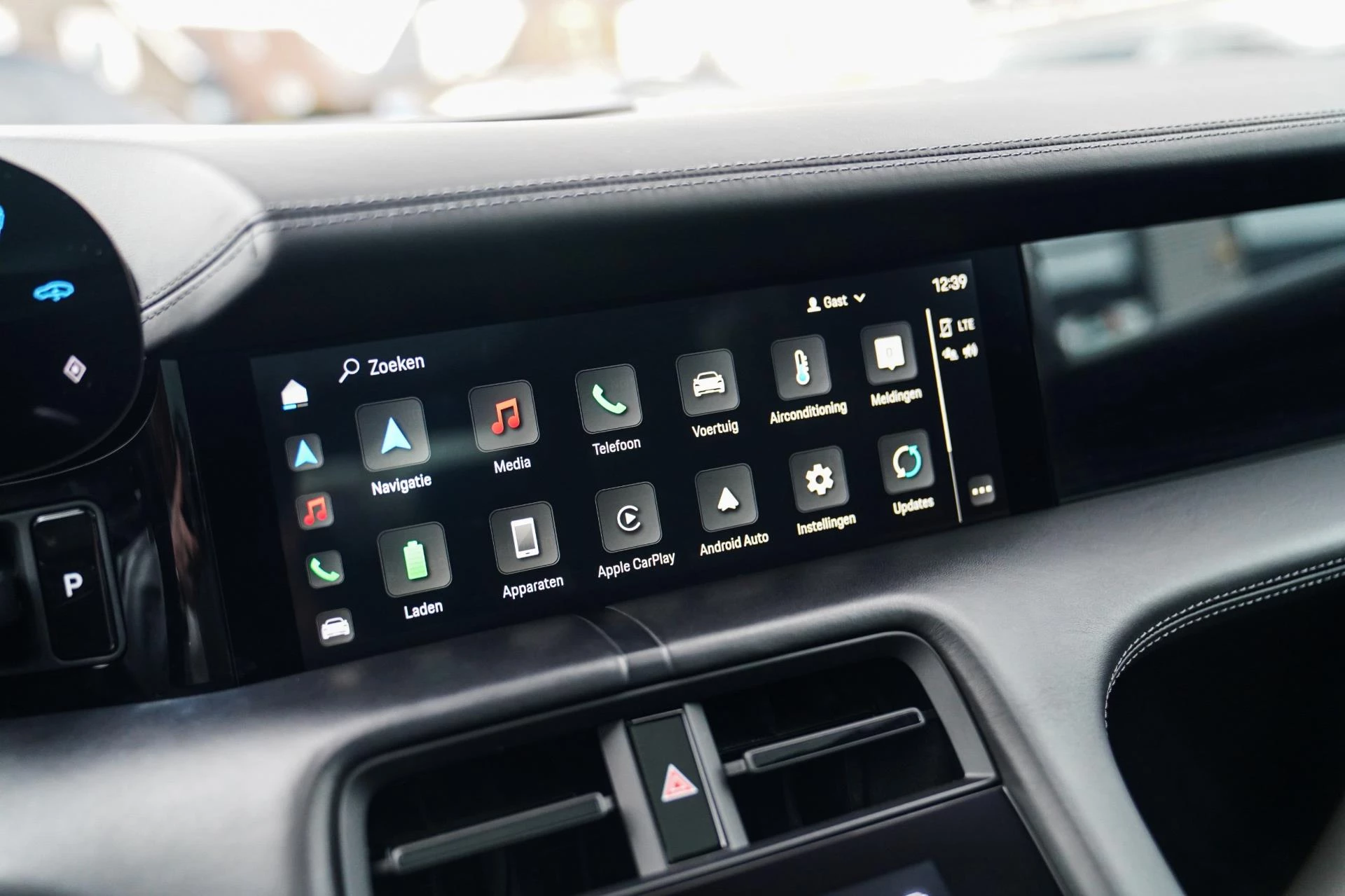 Hoofdafbeelding Porsche Taycan