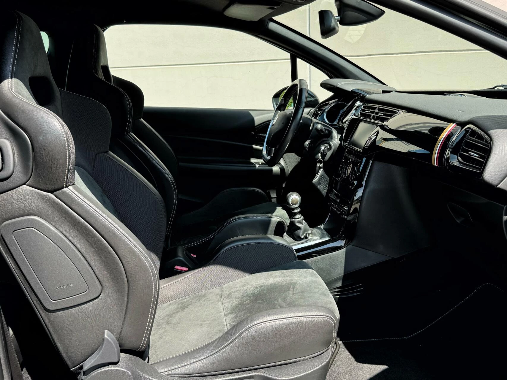 Hoofdafbeelding DS DS 3