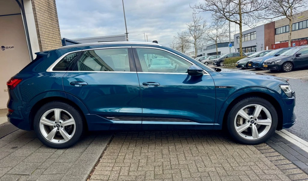 Hoofdafbeelding Audi e-tron