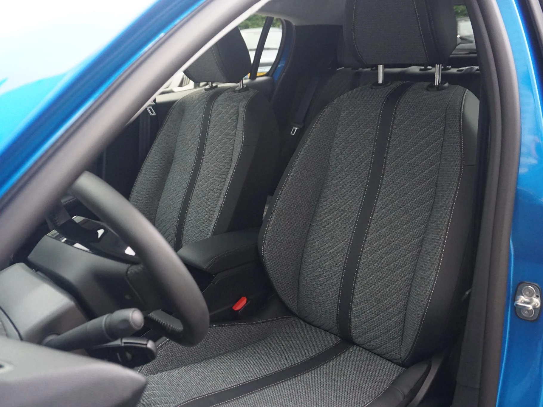 Hoofdafbeelding Peugeot e-208