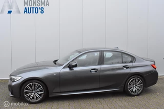 Hoofdafbeelding BMW 3 Serie BMW 330i M-Sport 2019 Mineralgrau Live-Cockpit M-Remmen Carplay DAB HiFi Stoelverwarming