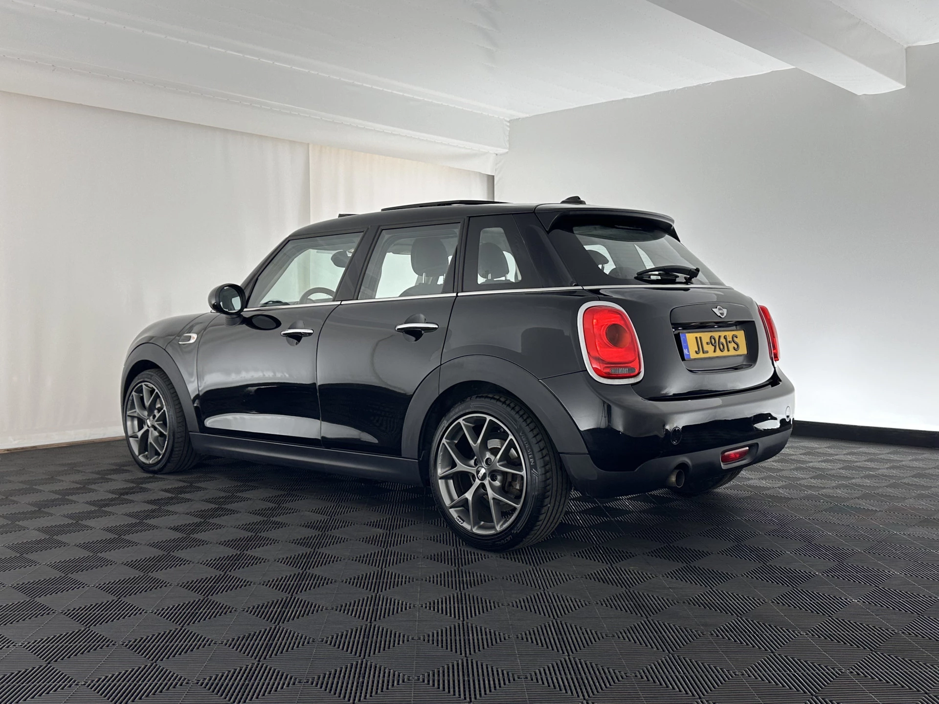 Hoofdafbeelding MINI One