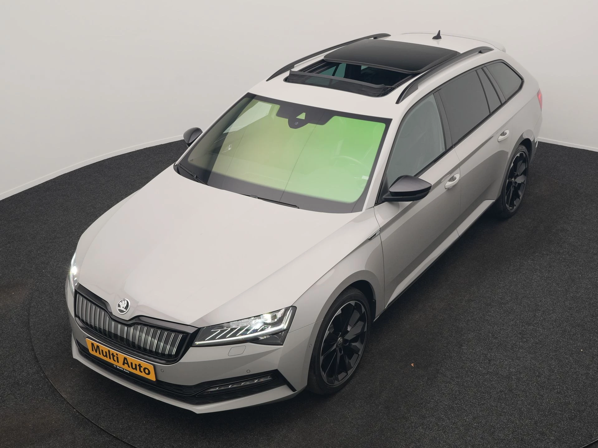 Hoofdafbeelding Škoda Superb