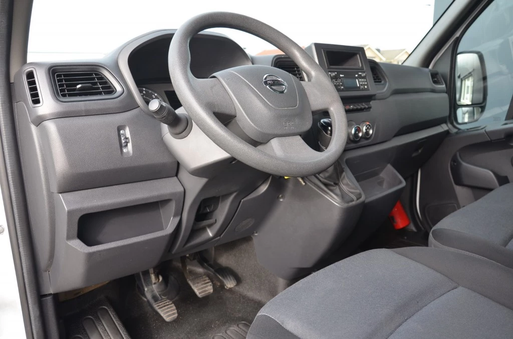 Hoofdafbeelding Nissan NV400