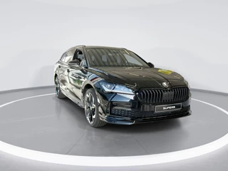 Škoda Superb combi Sportline Business 1.5 TSI PHEV 150 kW / 204 PK Co | suite Sportline bekleding | Panorama dak | Trekhaak | 2000,- inruilvoordeel!!