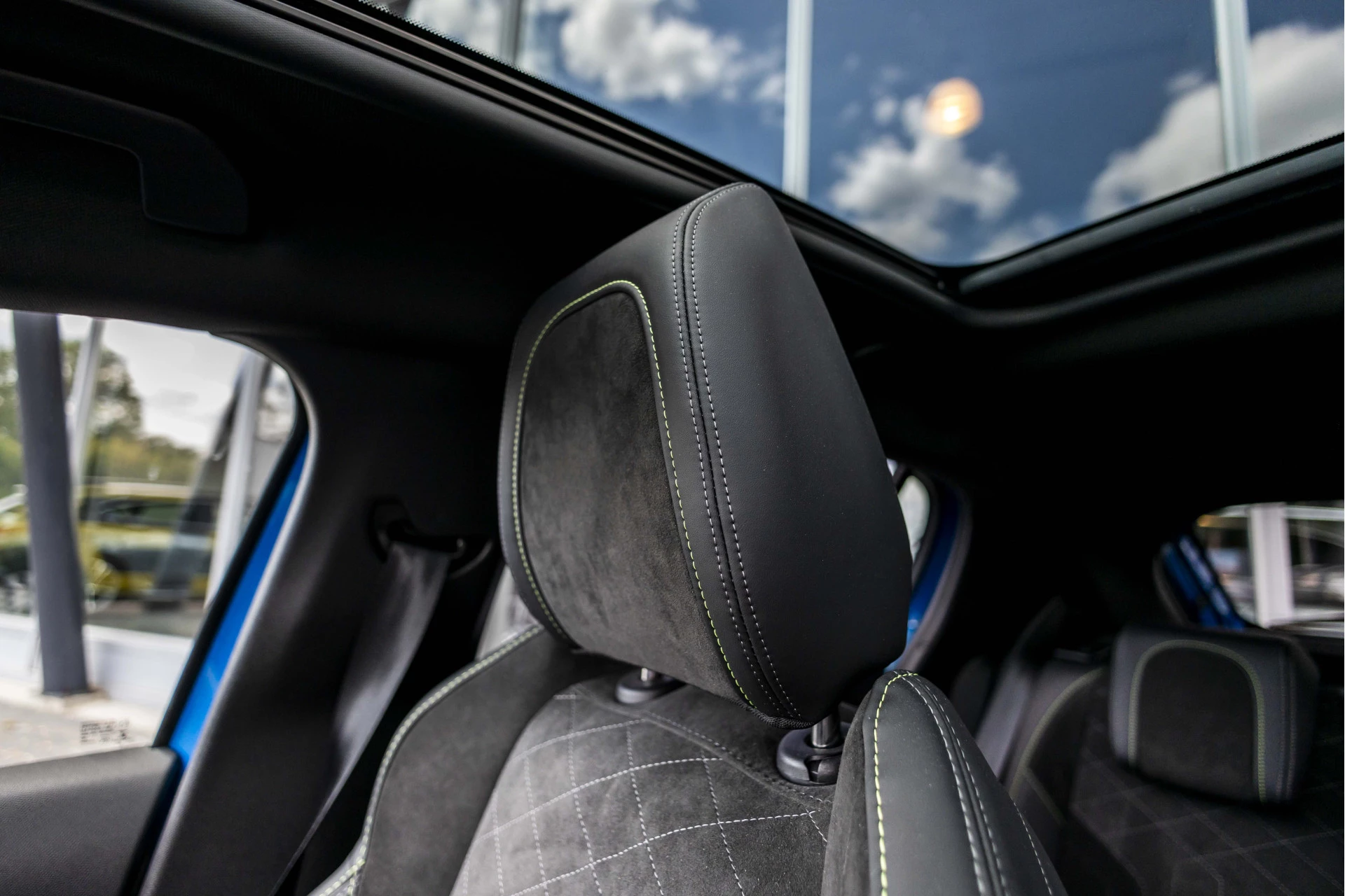 Hoofdafbeelding Peugeot e-208