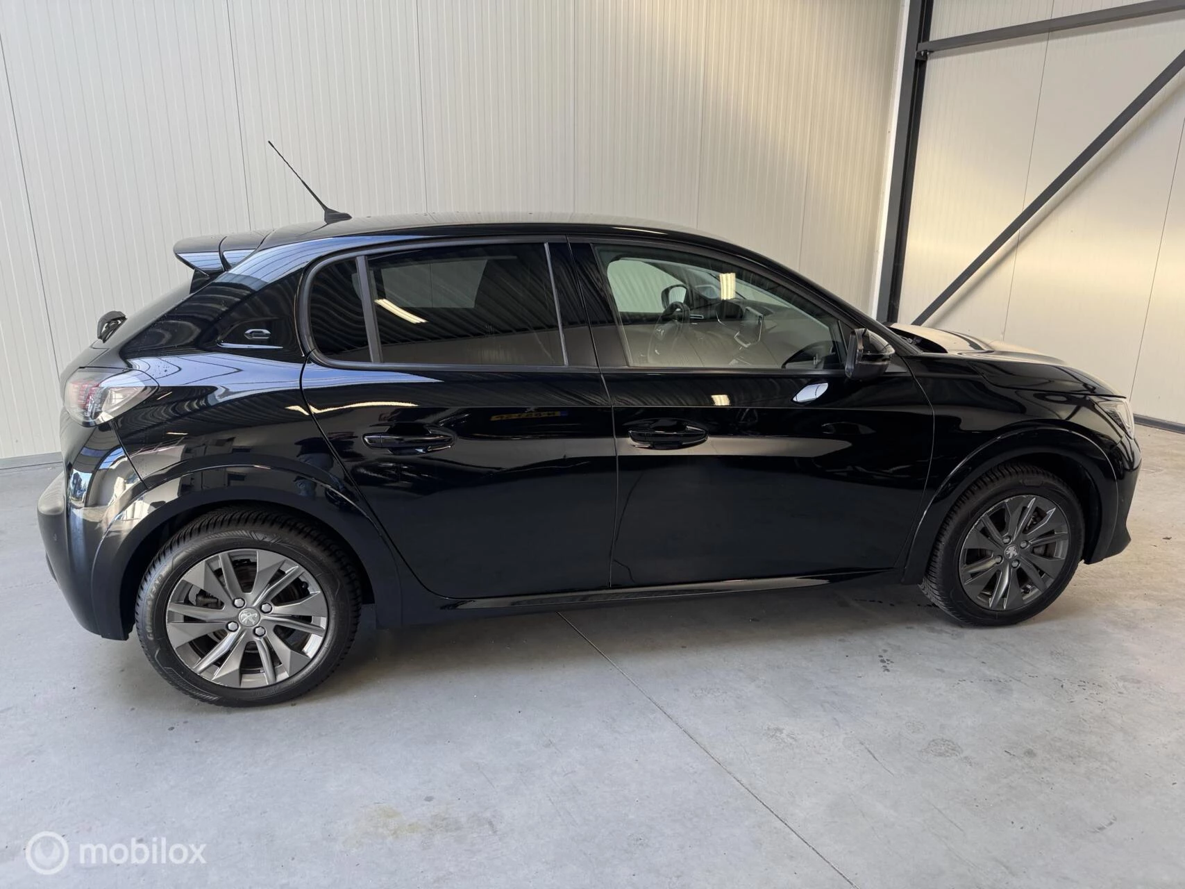 Hoofdafbeelding Peugeot e-208