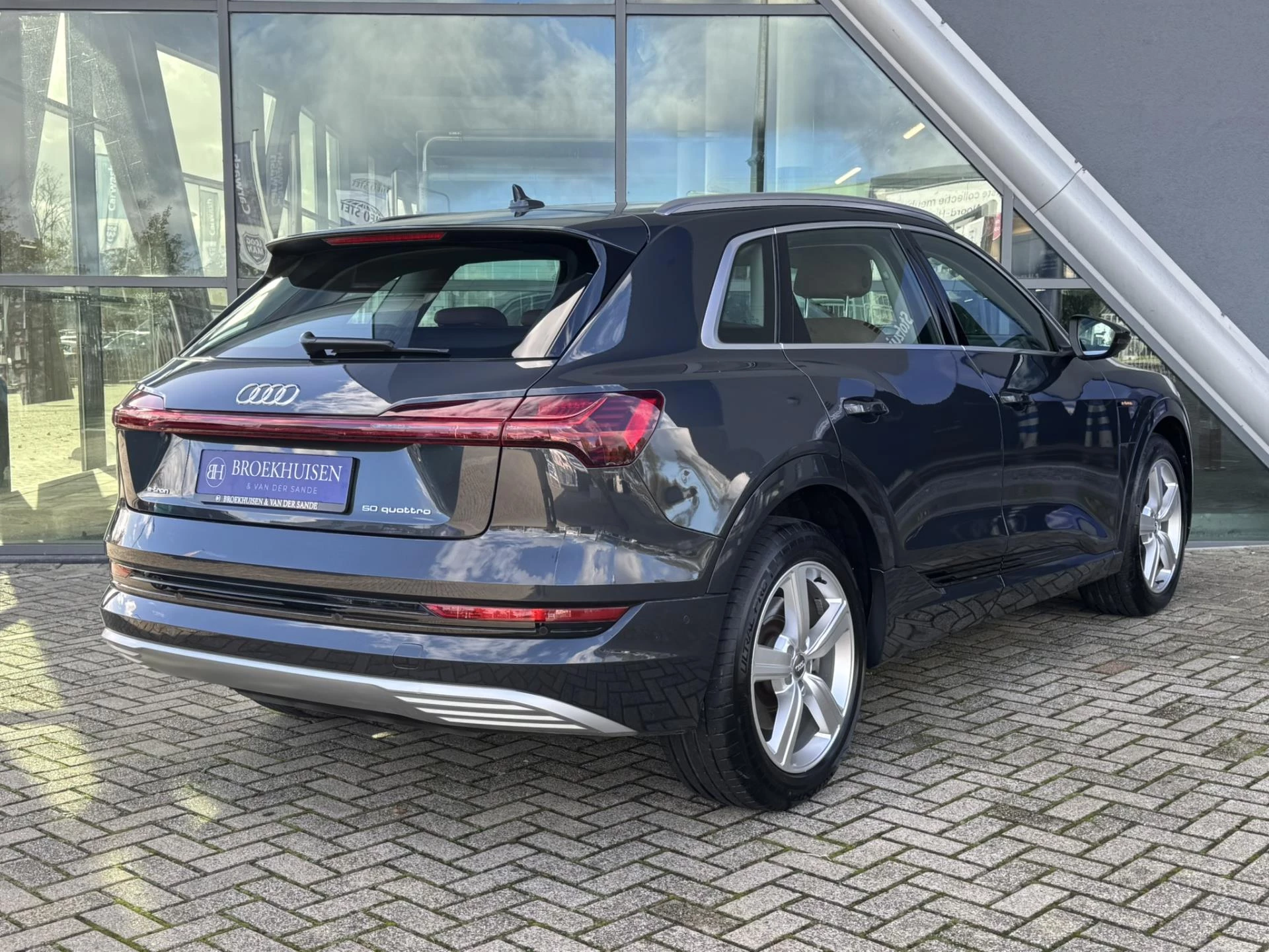 Hoofdafbeelding Audi e-tron