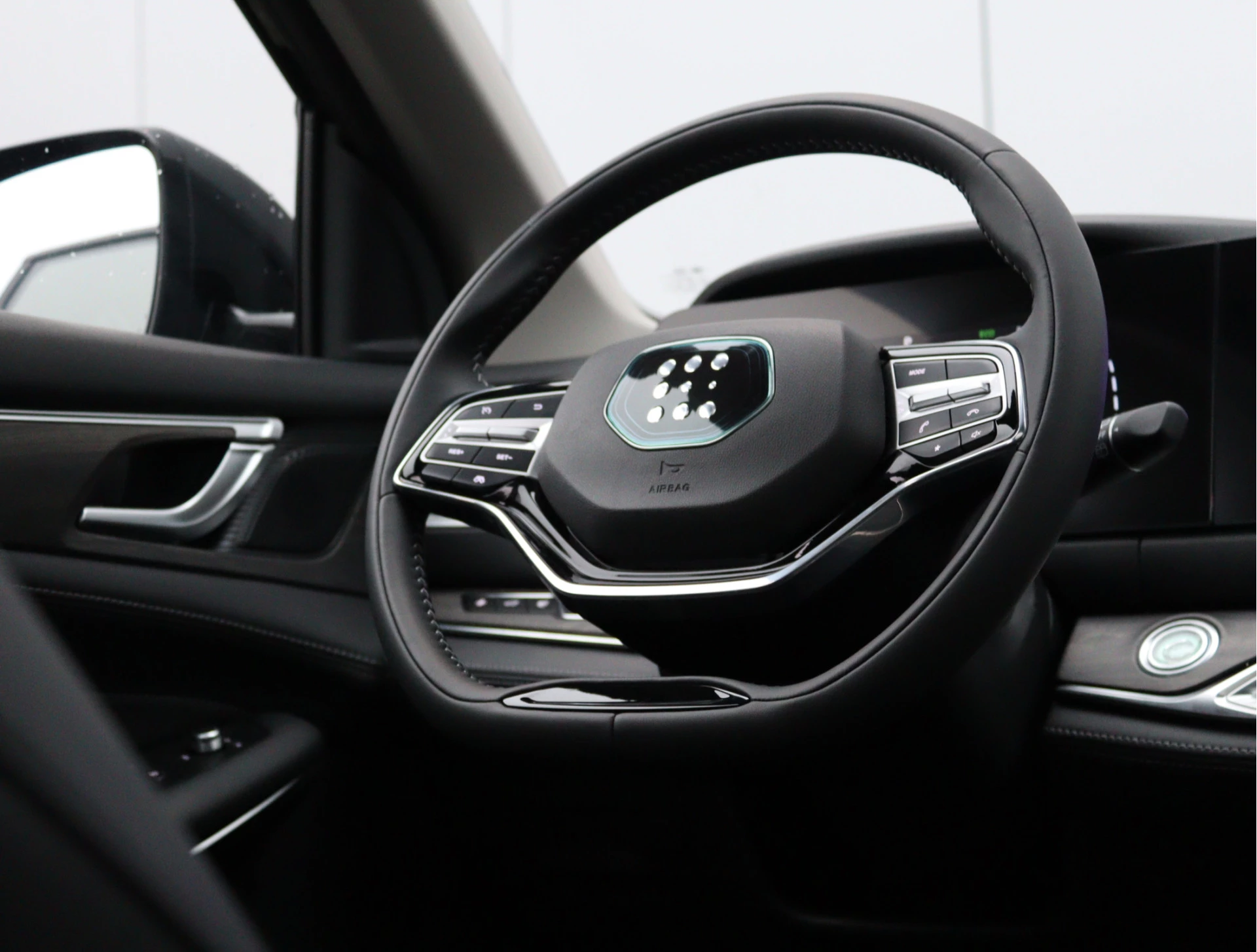 Hoofdafbeelding DFSK E5 PHEV