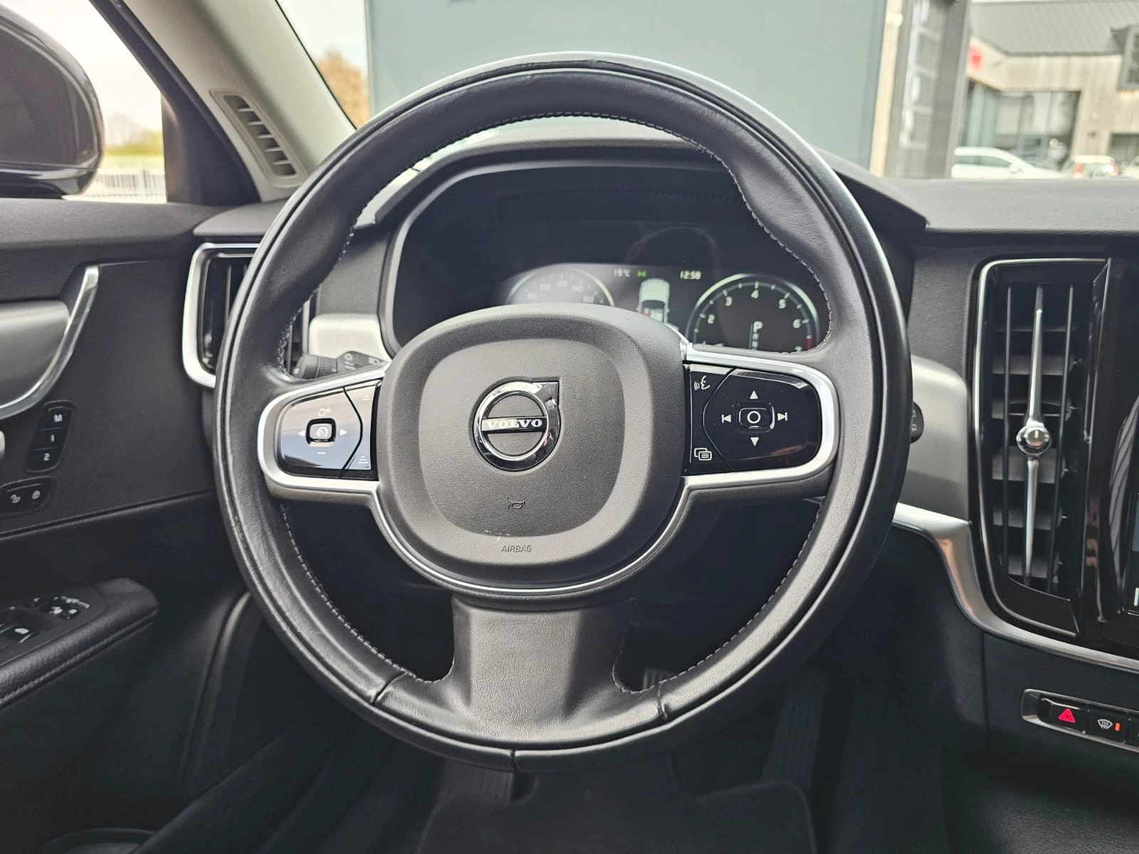 Hoofdafbeelding Volvo V90