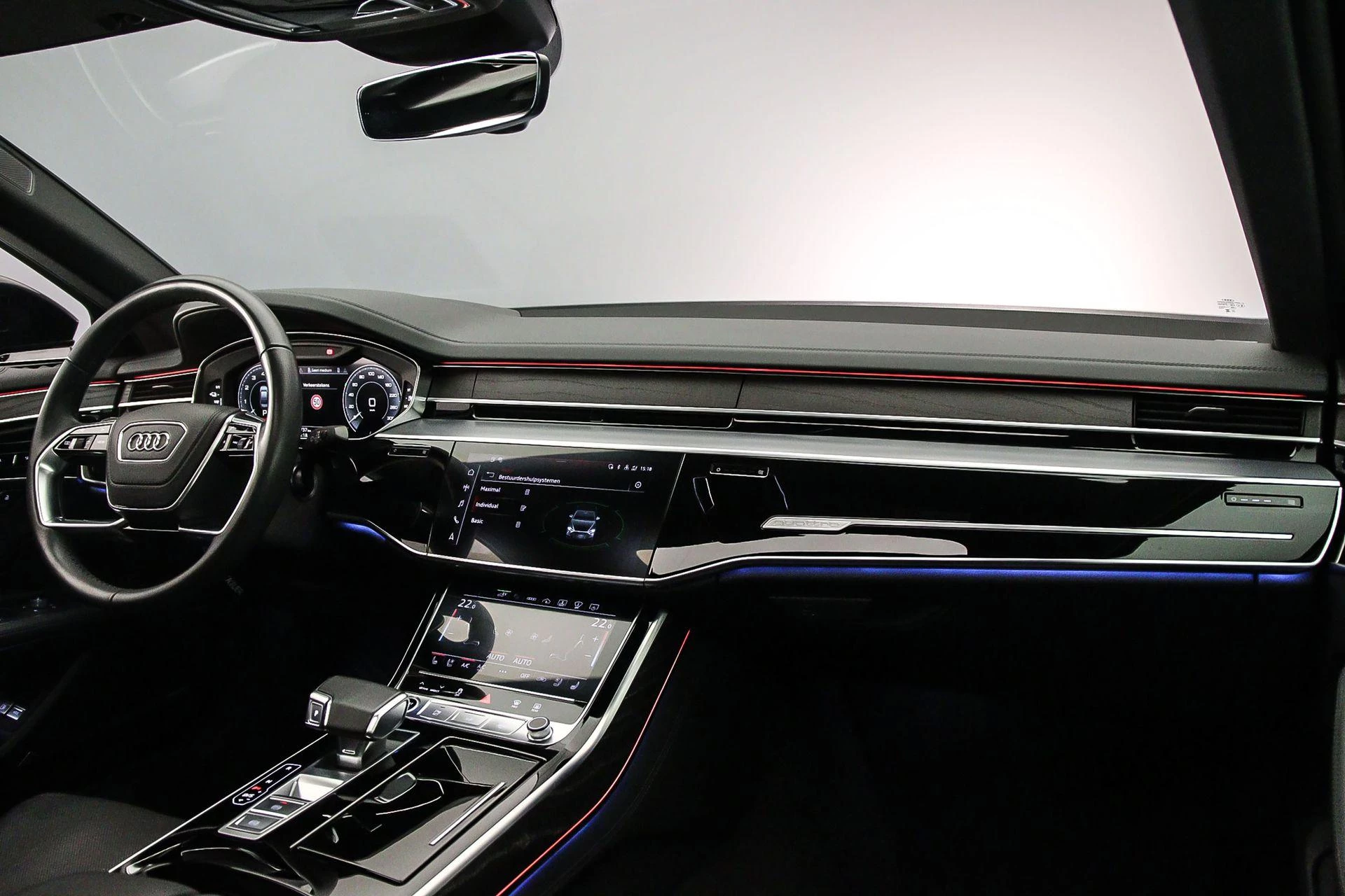 Hoofdafbeelding Audi A8