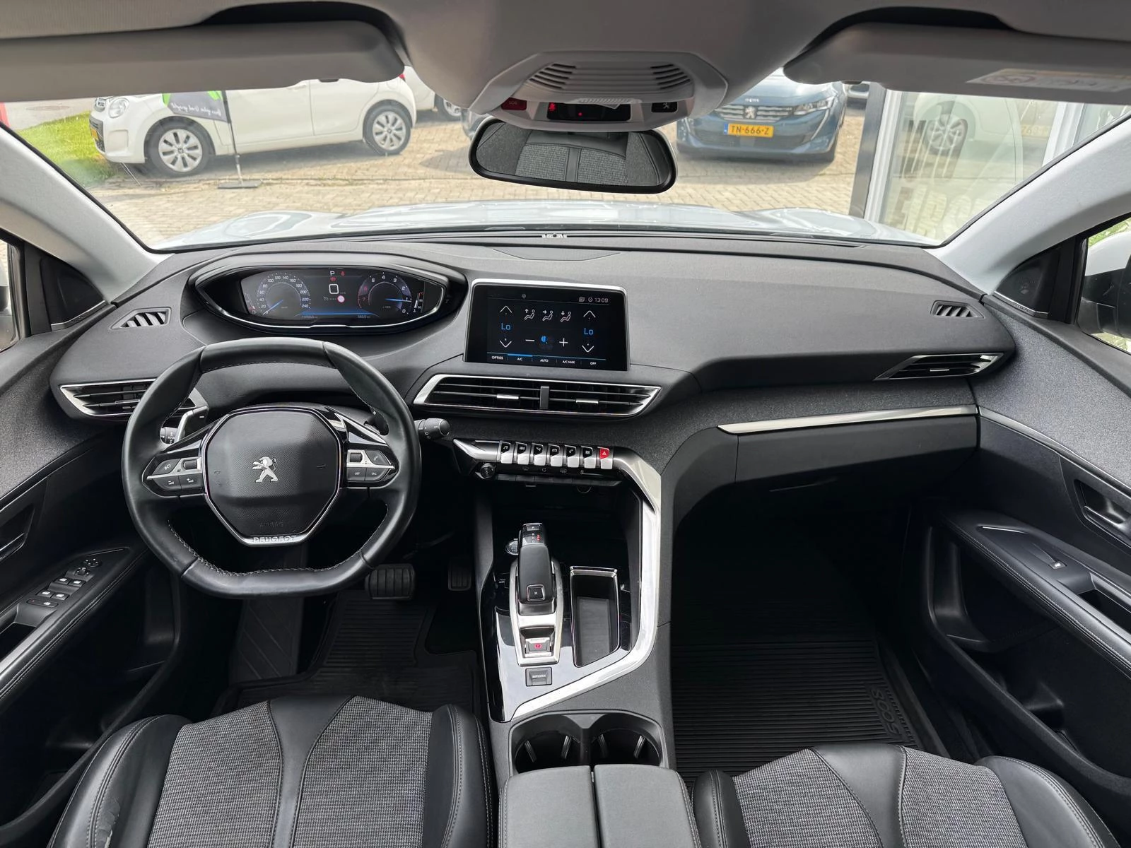 Hoofdafbeelding Peugeot 5008