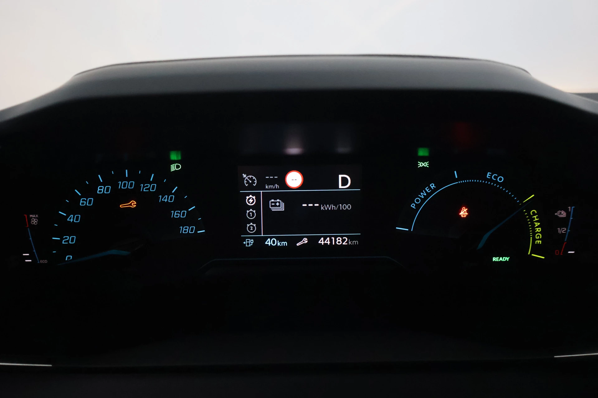 Hoofdafbeelding Peugeot e-2008