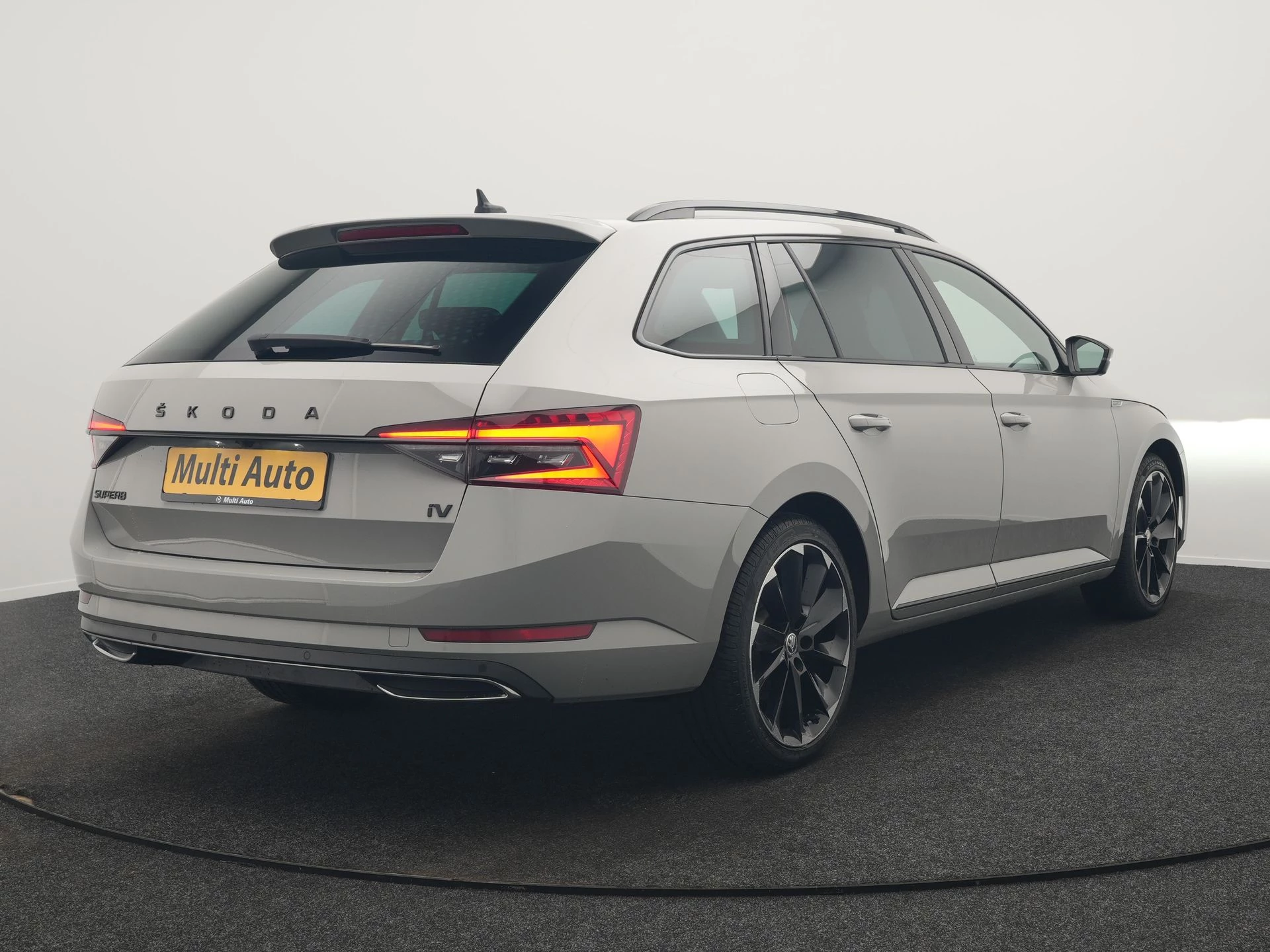 Hoofdafbeelding Škoda Superb