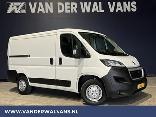 Peugeot Boxer 2.2 BlueHDi 120pk L1H1 Euro6 Airco | Camera | Navigatie | Trekhaak | Cruisecontrol Parkeersensoren, Bijrijdersbank