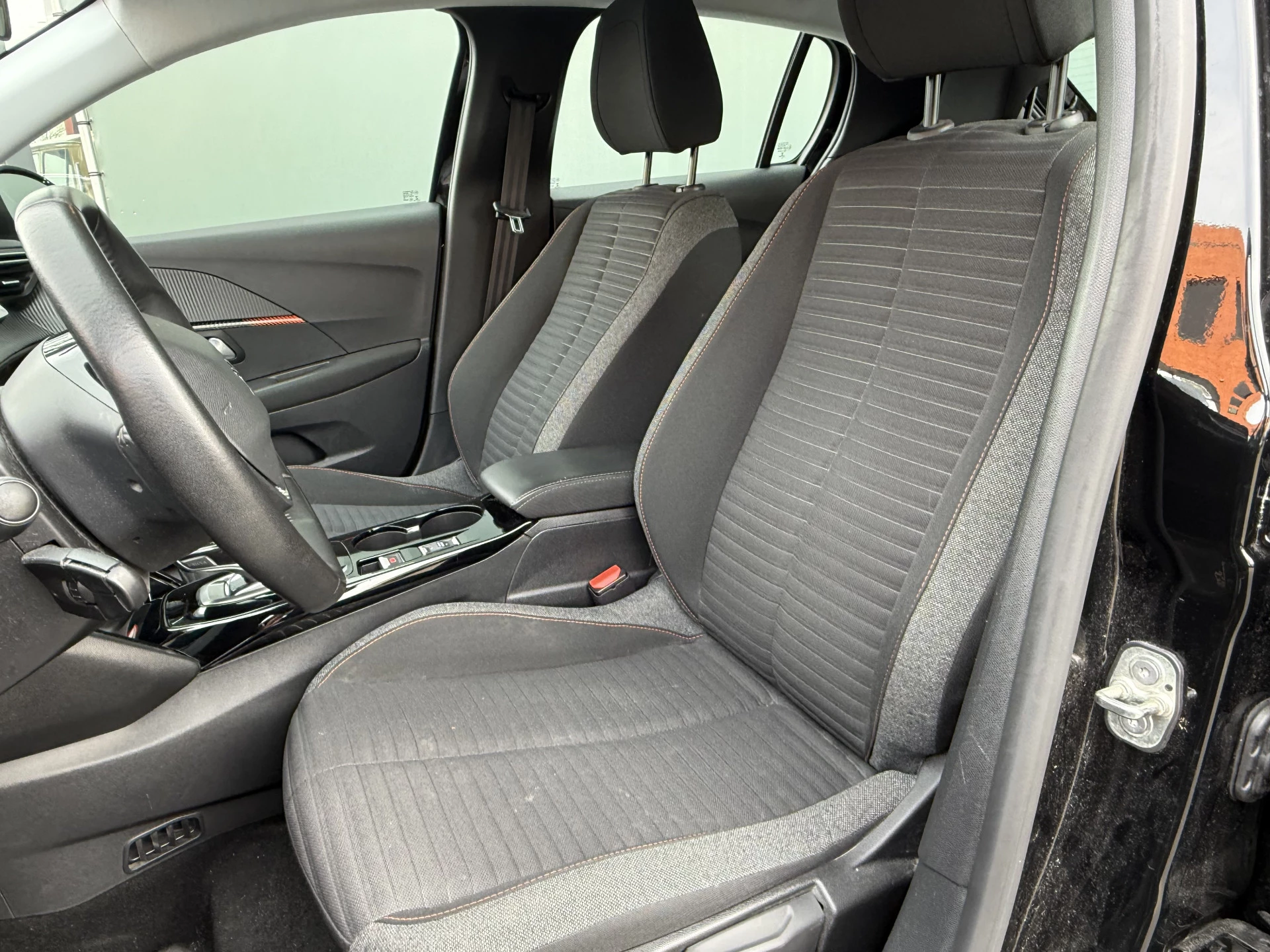 Hoofdafbeelding Peugeot e-208