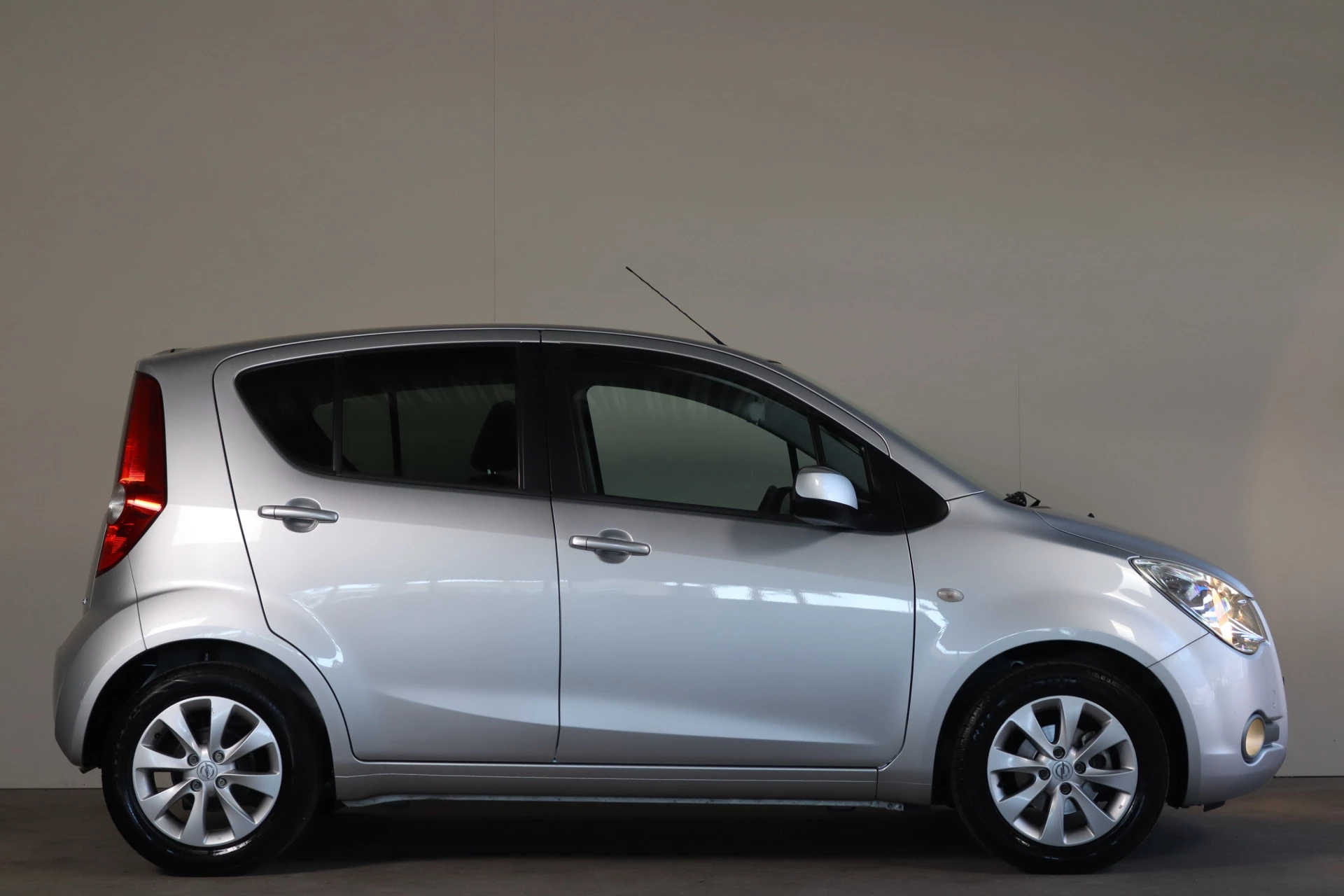 Hoofdafbeelding Opel Agila