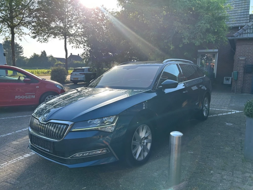 Hoofdafbeelding Škoda Superb