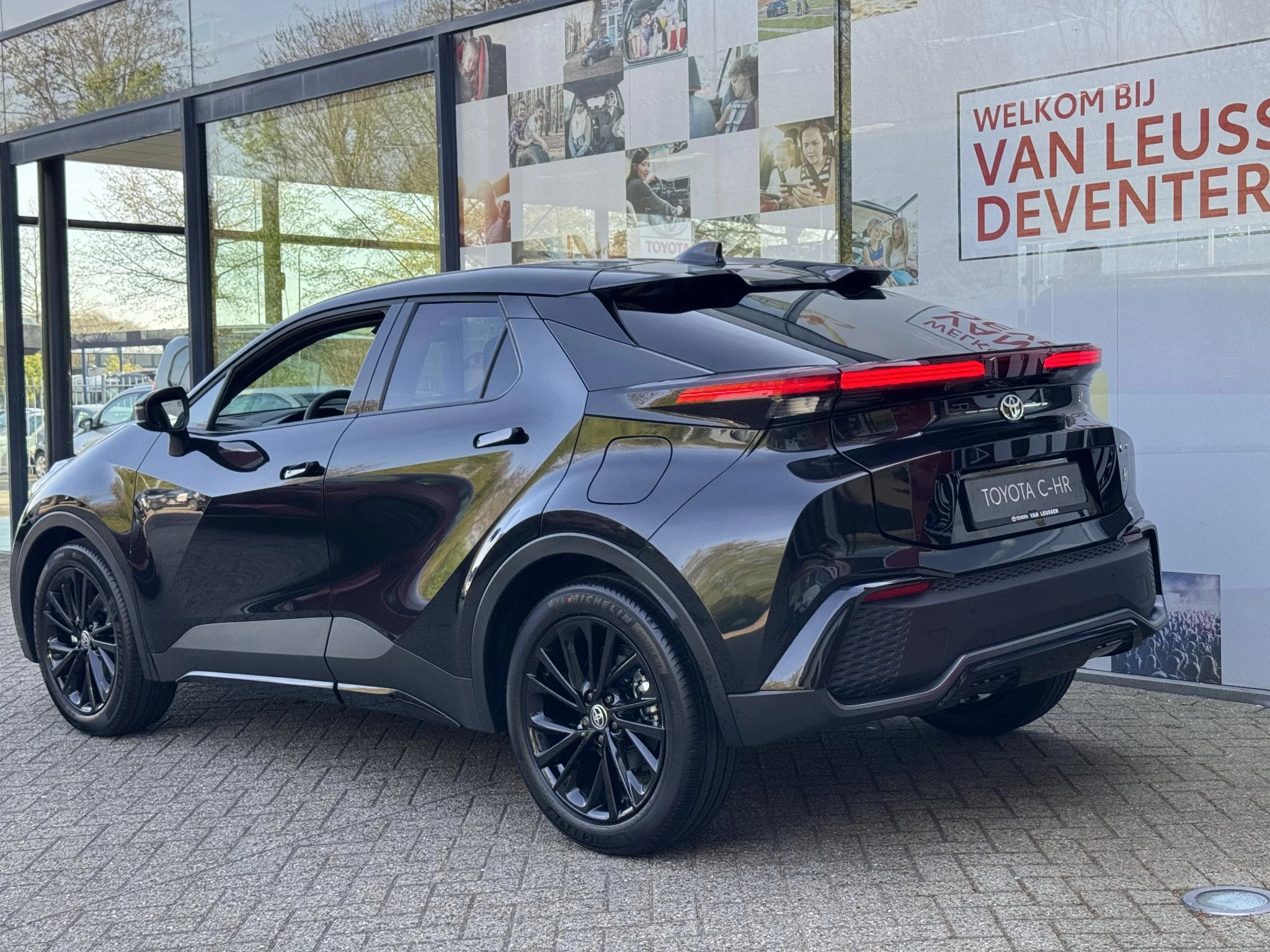 Hoofdafbeelding Toyota C-HR
