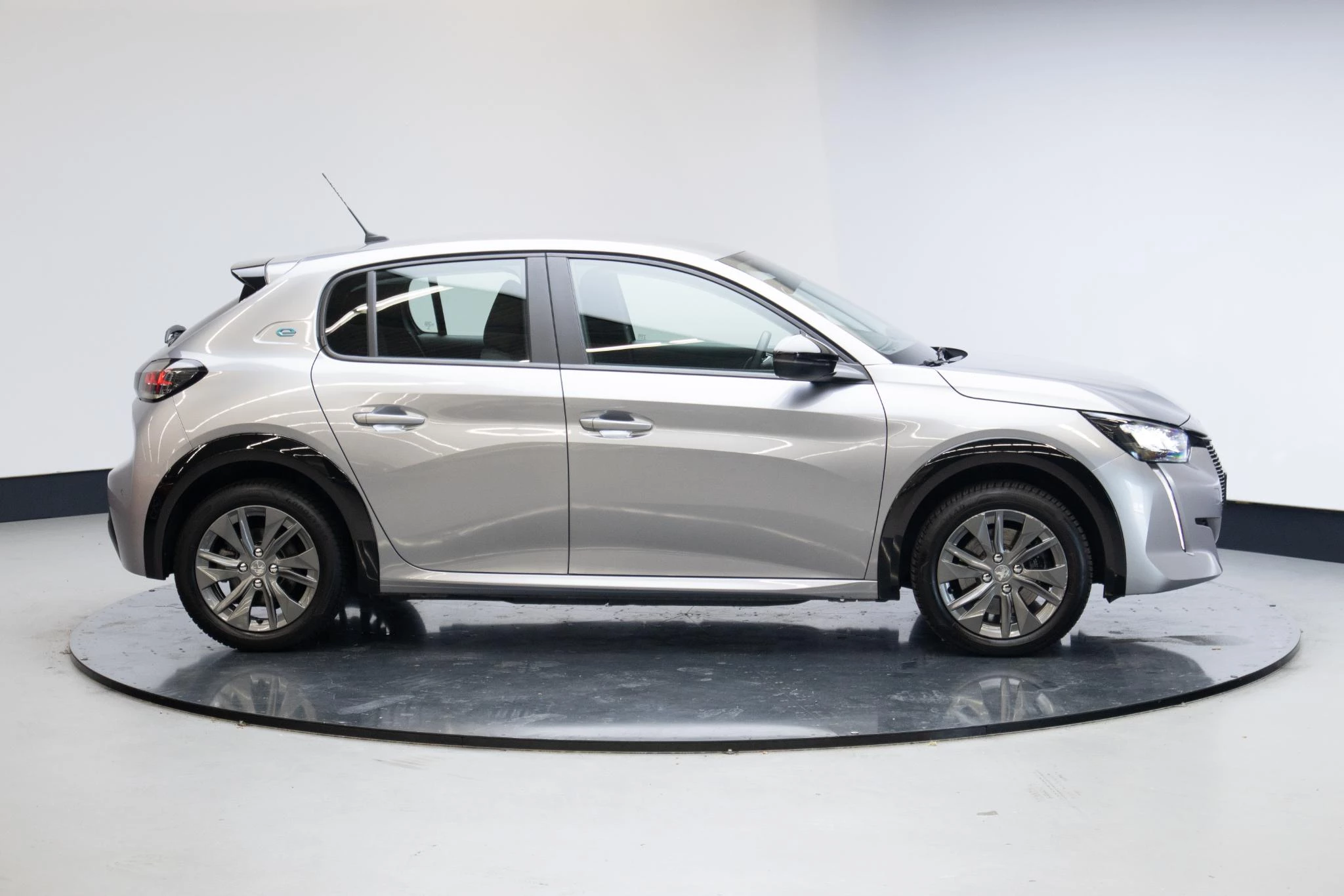 Hoofdafbeelding Peugeot e-208