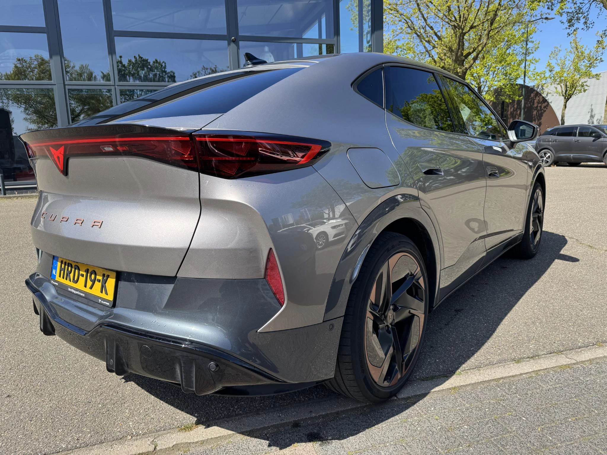 Hoofdafbeelding CUPRA Tavascan