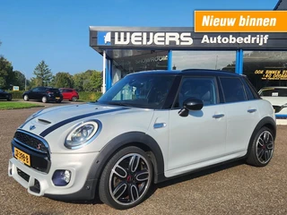 Hoofdafbeelding MINI Cooper S MINI Cooper S 2.0 192pk Cooper S JCW 5drs, Pano, Navi, Harman Kardon, Leer, BOMVOL!!