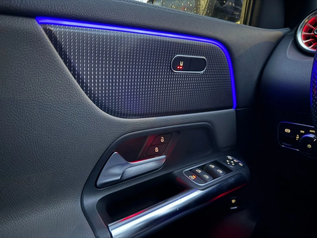 Hoofdafbeelding Mercedes-Benz EQA