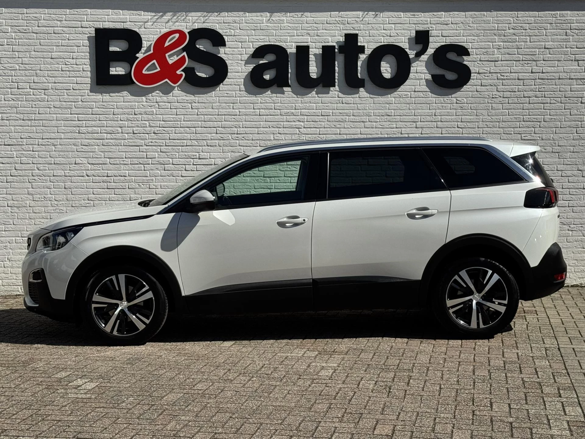 Hoofdafbeelding Peugeot 5008