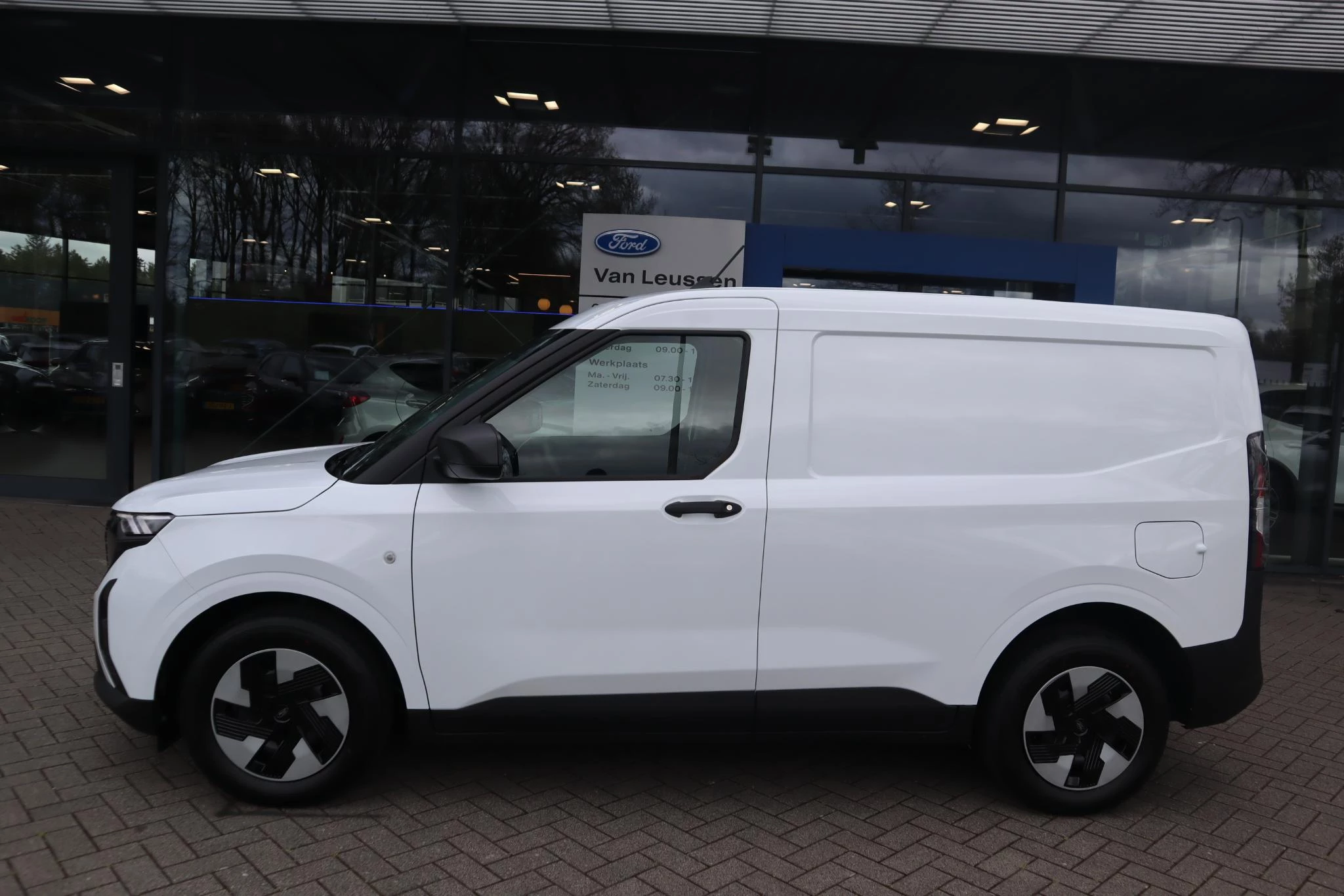 Hoofdafbeelding Ford E-Transit Courier