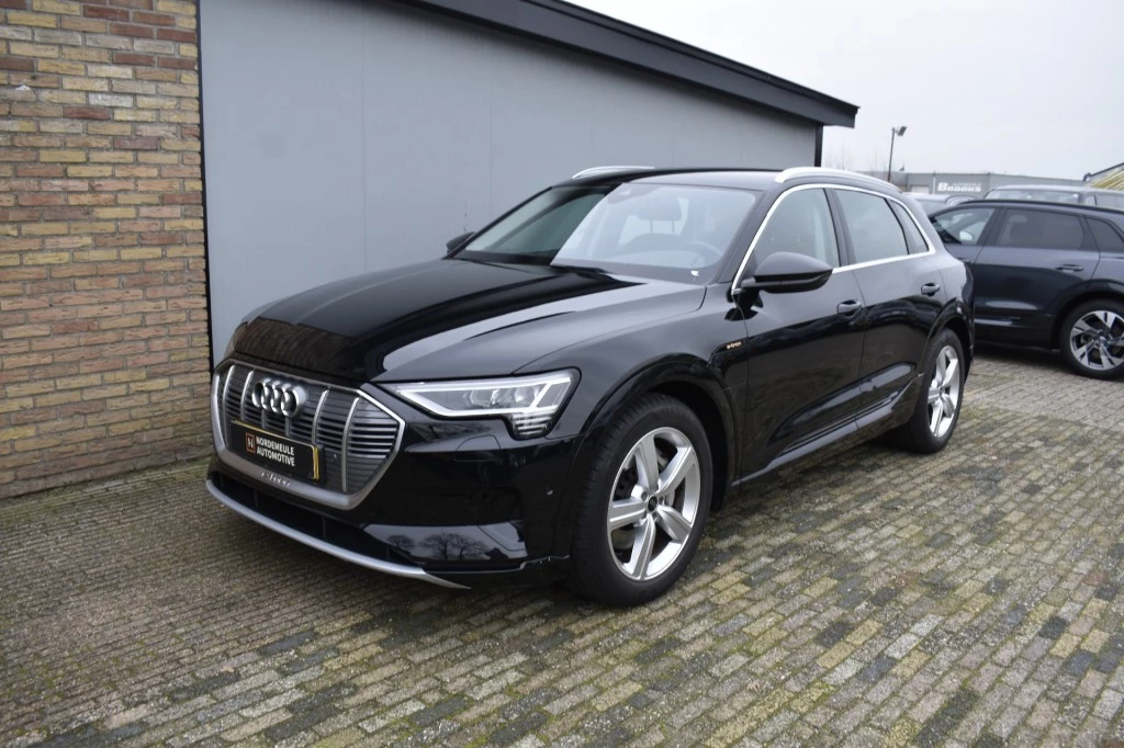 Hoofdafbeelding Audi e-tron