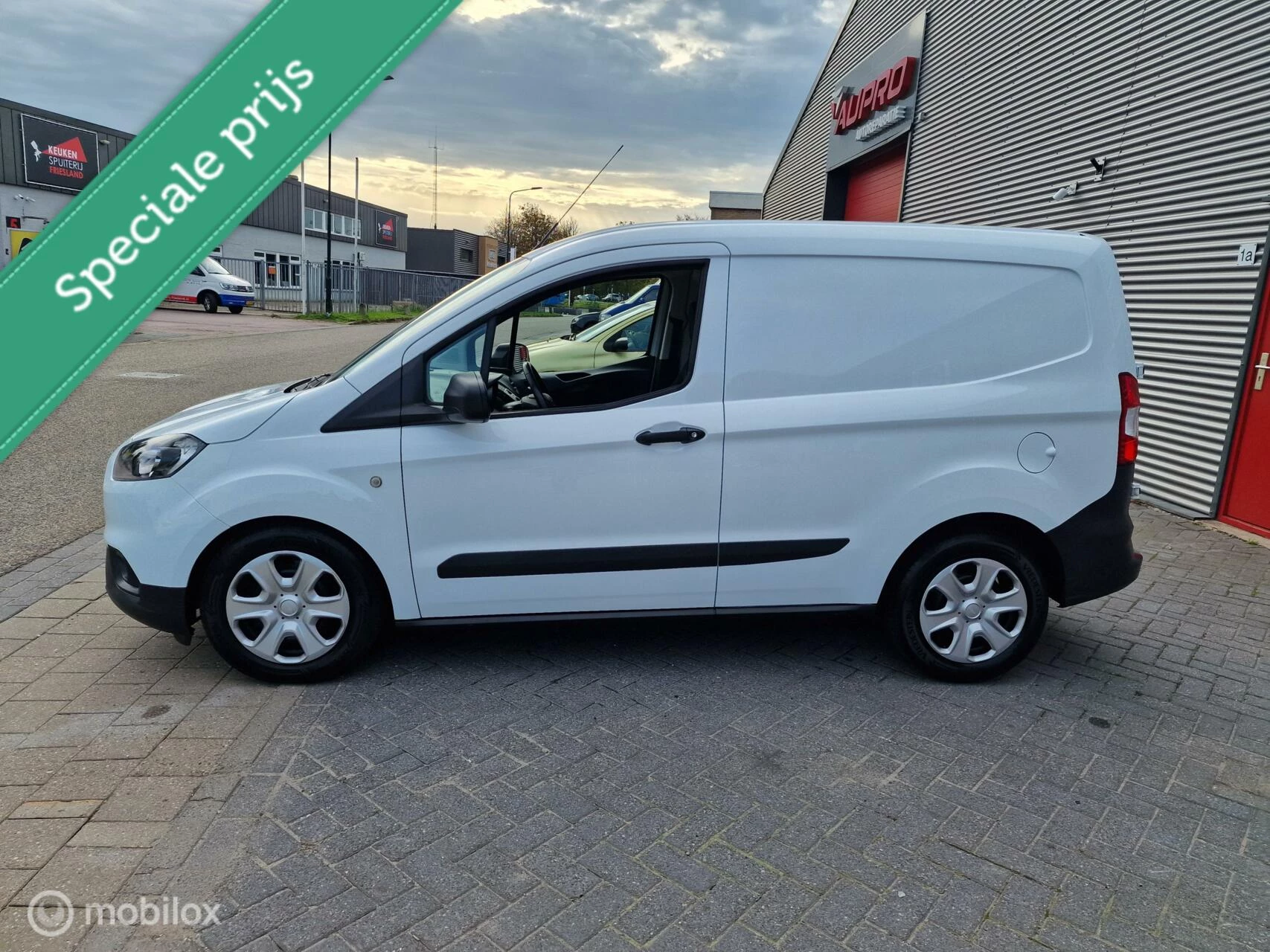 Hoofdafbeelding Ford Transit Courier