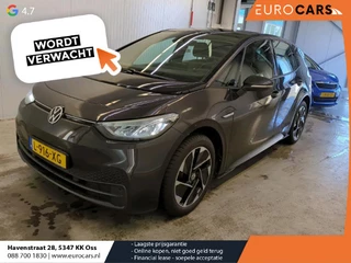 Hoofdafbeelding Volkswagen ID.3 Volkswagen ID.3 Life 58 kWh Climate control Navigatie Cruise control Parkeersensoren voor + achter LED Voorstoelen verwarmd Apple Carplay/ Android Auto