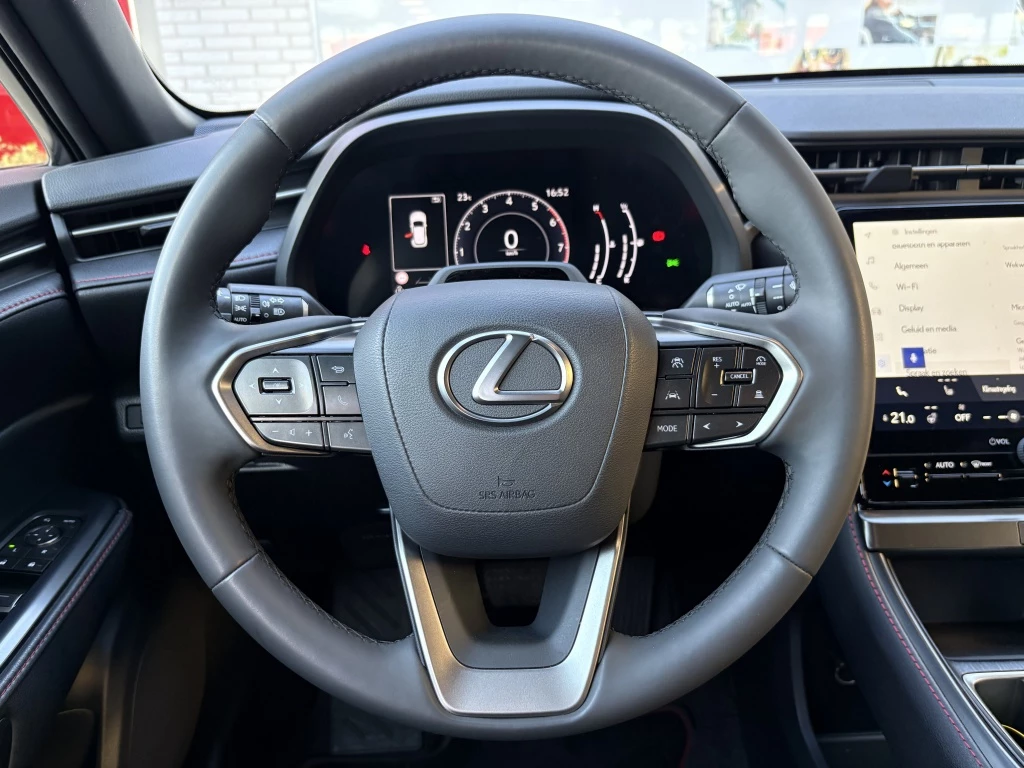 Hoofdafbeelding Lexus LBX