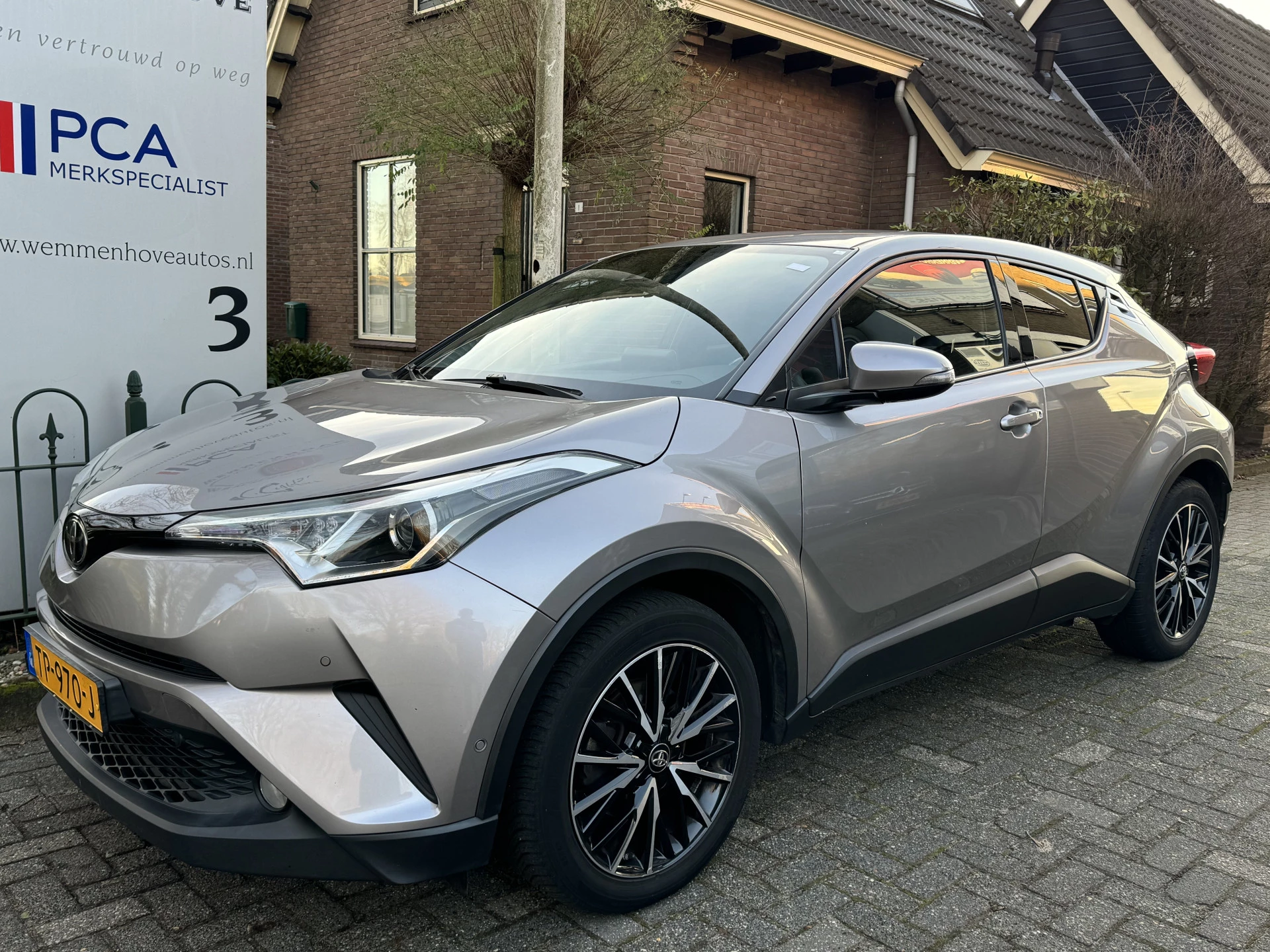 Hoofdafbeelding Toyota C-HR