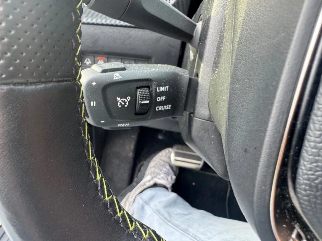 Hoofdafbeelding Peugeot e-2008