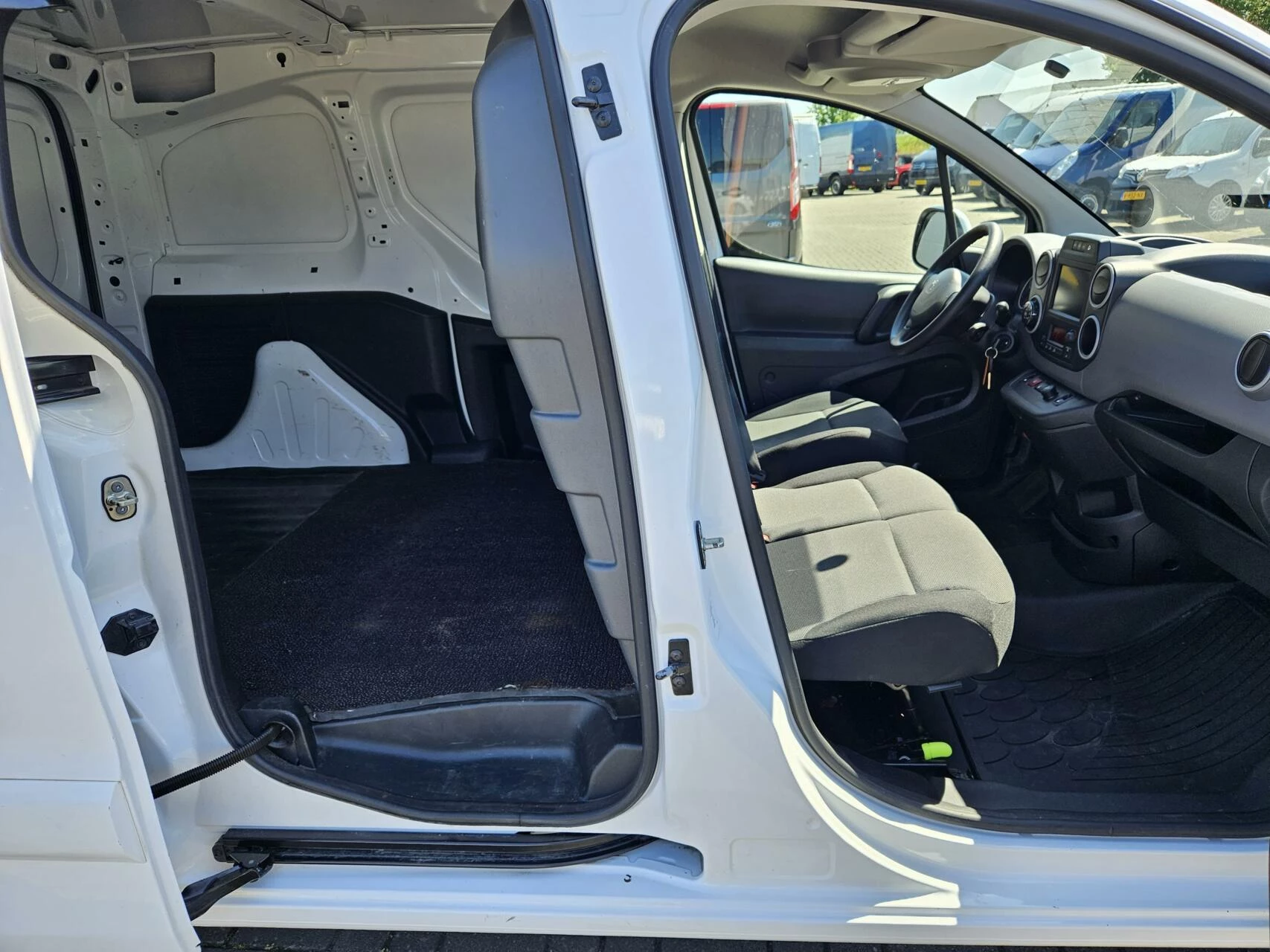 Hoofdafbeelding Peugeot Partner