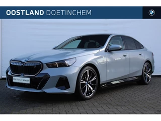 BMW i5 eDrive40 M Sport / Panoramadak / Trekhaak / Bowers & Wilkins / Adaptieve LED / Comfort Access / Stoelventilatie / Parking Assistant Plus / Stuurverwarming