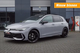 Volkswagen Golf R-line 1.5 eTSI 150pk DSG facelift Black style/Panodak /Trekhaak wegklb./IQ Matrix LED /Head-up